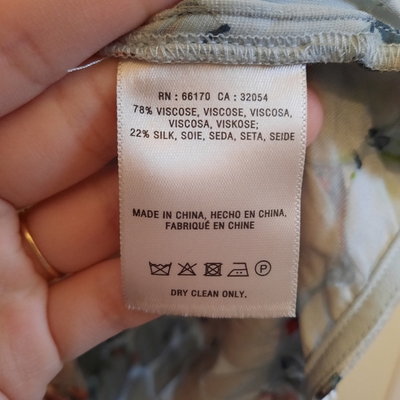 Anthropologie Maeve Umi Wrap Top Velvet Floral - Picture 11 of 15